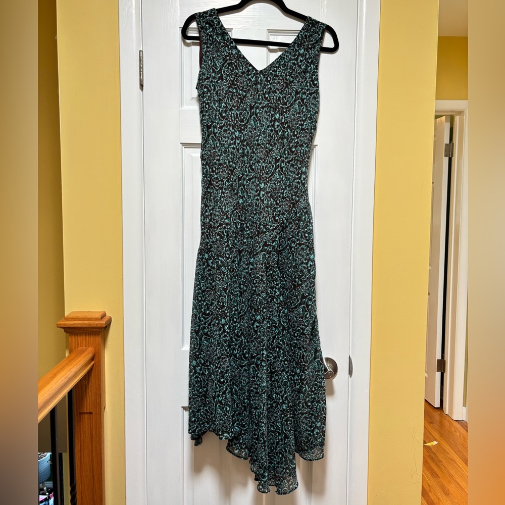 Elegant Brown and Green Patterned Dress - Picture 5 of 11
